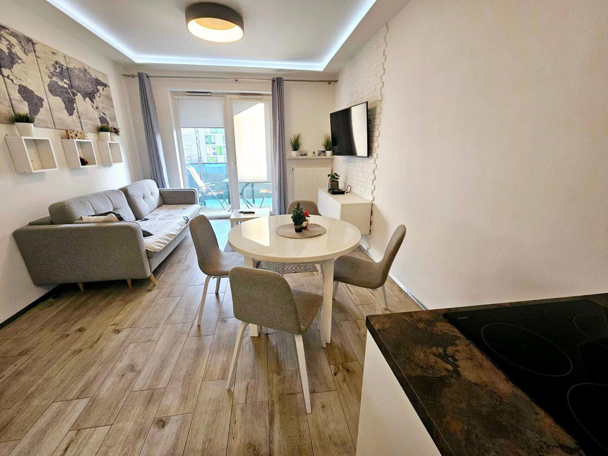 First -- żoliborz 5 *